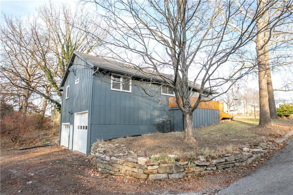 Photo of 400 N Main Terrace, Harrisonville, MO 64701 (MLS # 2592534)