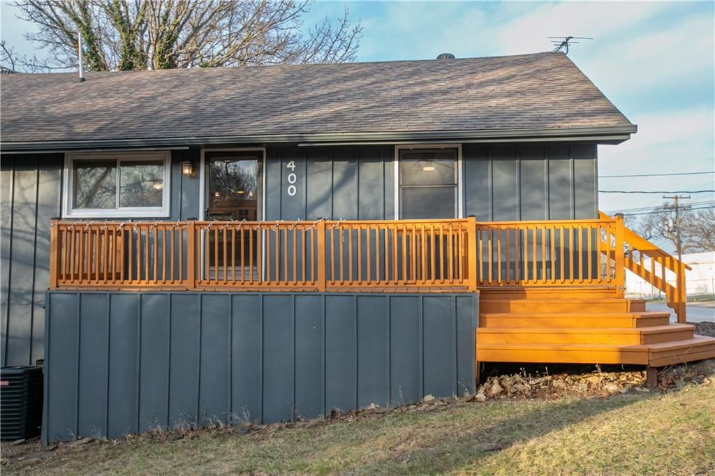 Photo of 400 N Main Terrace, Harrisonville, MO 64701 (MLS # 2592534)