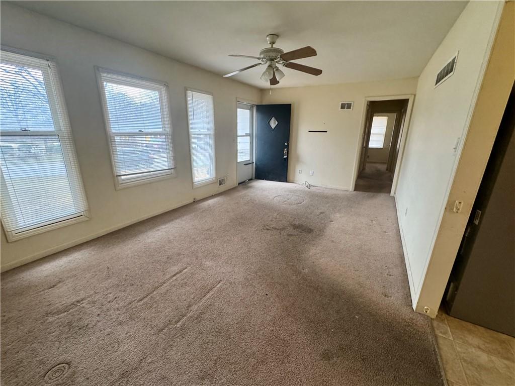 512 NW Lakeview Road