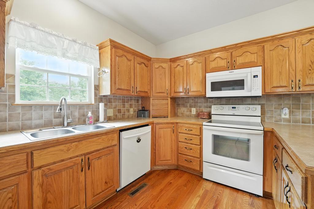 1704 NW 715th Road