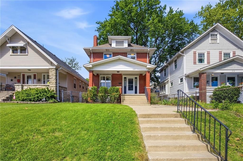Photo of 614 N 16th Street, Kansas City, KS 66102 (MLS # 2618828)