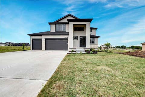 Photo of 15334 W 162nd Street, Olathe, KS 66062 (MLS # 2567809)