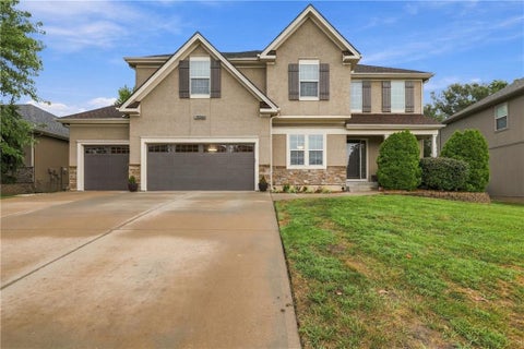 Photo of 19746 W 120th Terrace, Olathe, KS 66061 (MLS # 2640909)