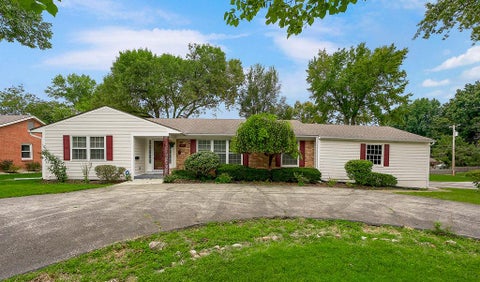 Photo of 305 NW OBrien Road, Lees Summit, MO 64063 (MLS # 2644410)