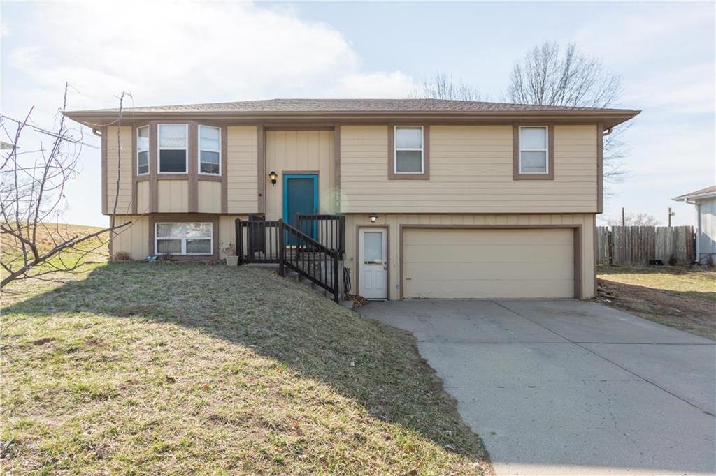 Photo 1 of 20 — 6202 N 23rd Terrace, Country Club, MO 64505