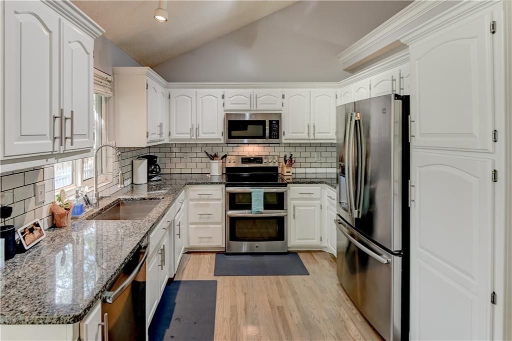 Photo of 1750 Bridget Place, Liberty, MO 64068 (MLS # 2620828)