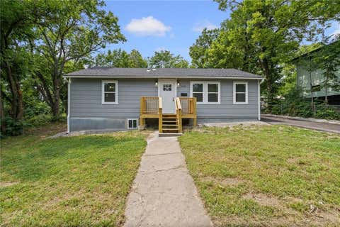 Photo of 8428 Flora Avenue, Kansas City, MO 64131 (MLS # 2635808)