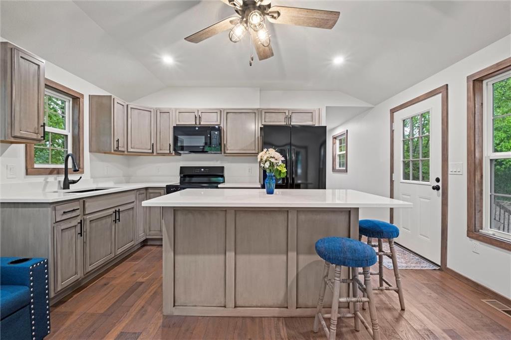 13 S Lakeside Circle