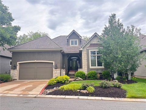 Photo of 5404 W 124th Terrace, Leawood, KS 66209 (MLS # 2618486)