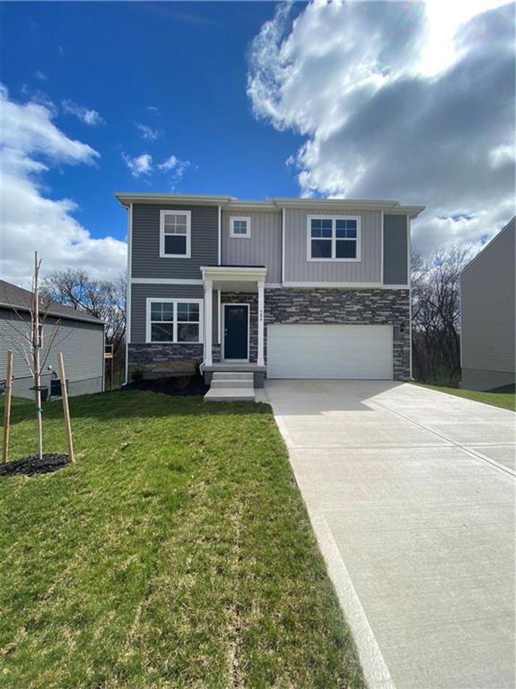 Photo of 504 Ella's Way, Liberty, MO 64068 (MLS # 2602003)