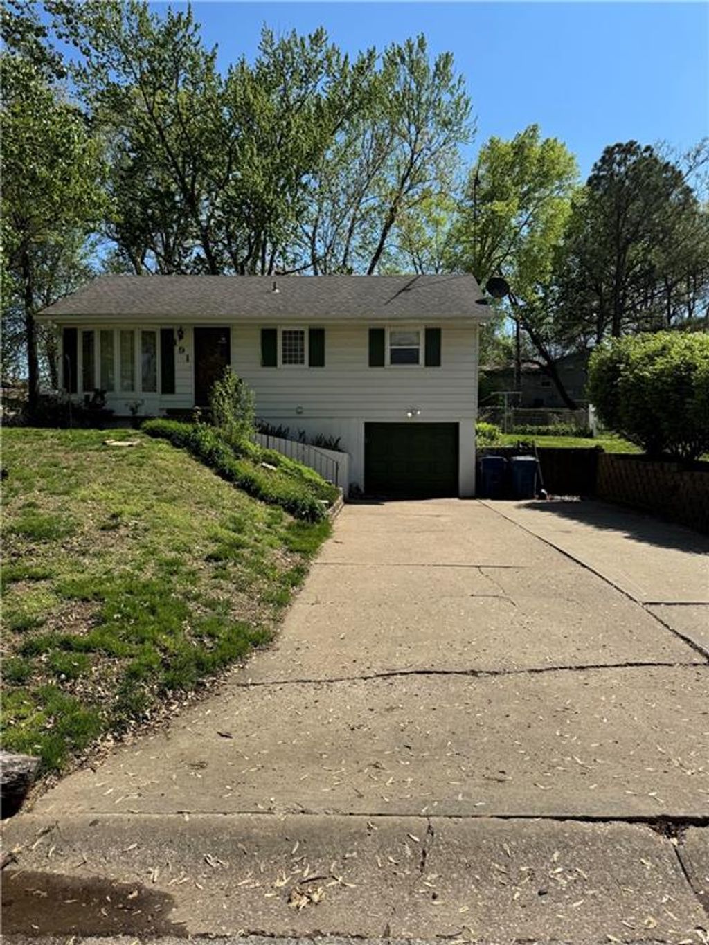 Photo of 191 Grant Street, Liberty, MO 64068 (MLS # 2610771)