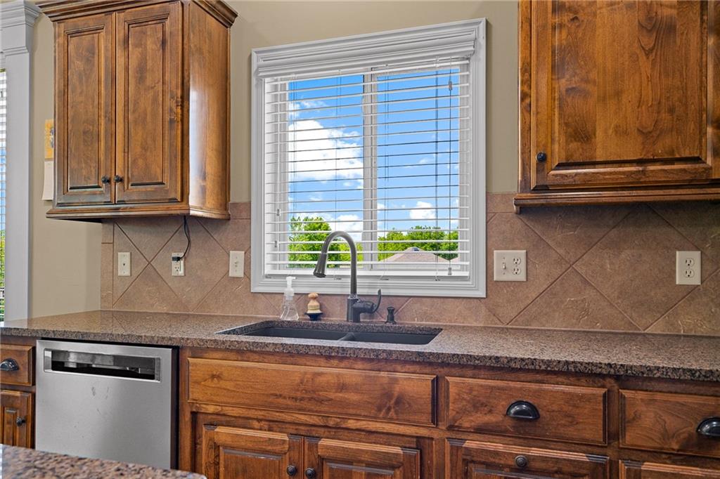 1518 Creekmoor Drive
