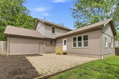 Tiny photo for 417 N Ridge Avenue, Liberty, MO 64068 (MLS # 2618700)