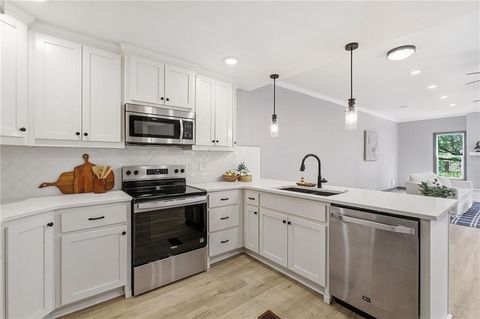 Tiny photo for 417 N Ridge Avenue, Liberty, MO 64068 (MLS # 2618700)