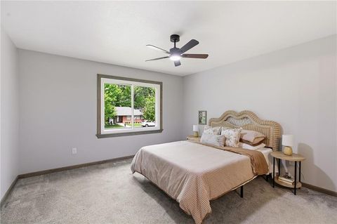 Tiny photo for 417 N Ridge Avenue, Liberty, MO 64068 (MLS # 2618700)