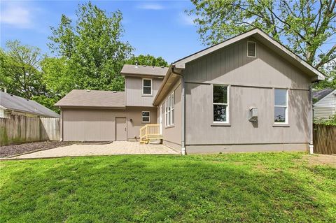 Tiny photo for 417 N Ridge Avenue, Liberty, MO 64068 (MLS # 2618700)