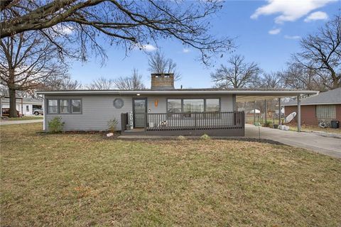 6 Sunset Lane, Paola, KS 66071 - MLS#: 2603376