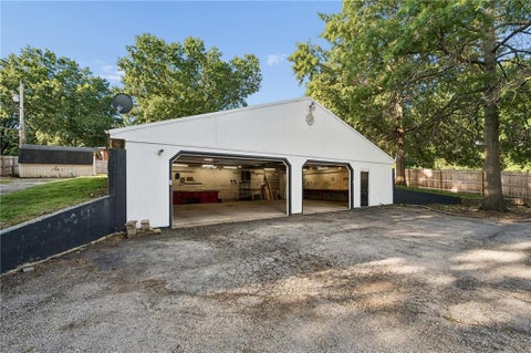 Photo of 14601 E 39th Street S, Independence, MO 64055 (MLS # 2642664)