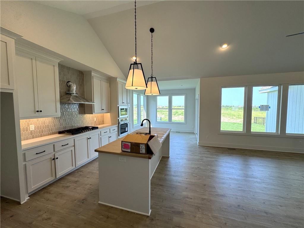 17168 W 168th Place