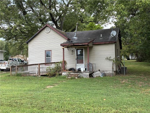 Photo of 713 E Jefferson Street, Clinton, MO 64788 (MLS # 2644370)