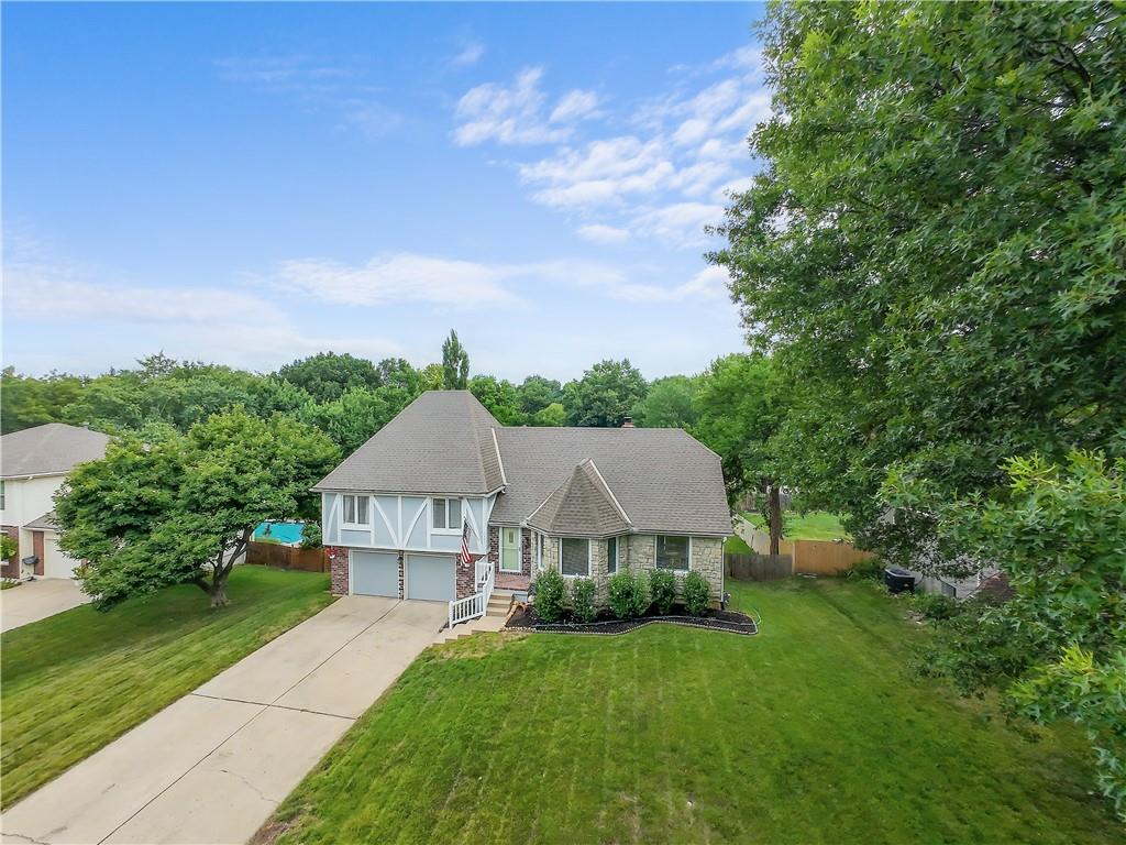 1305 NW Porter Drive