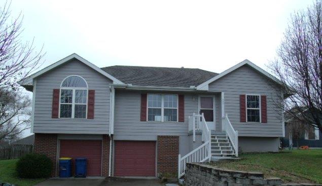 Photo 1 of 15 — 207 E 21ST Terrace, Kearney, MO 64060