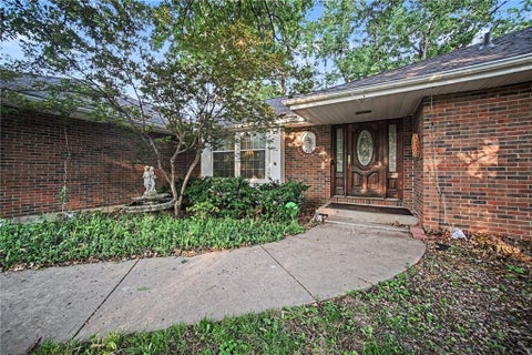 Tiny photo for 420 Glendale Road, Liberty, MO 64068 (MLS # 2638425)