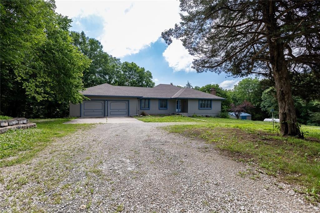 Photo of 17635 Stubbs Station Road, Camden Point, MO 64018 (MLS # 2621573)