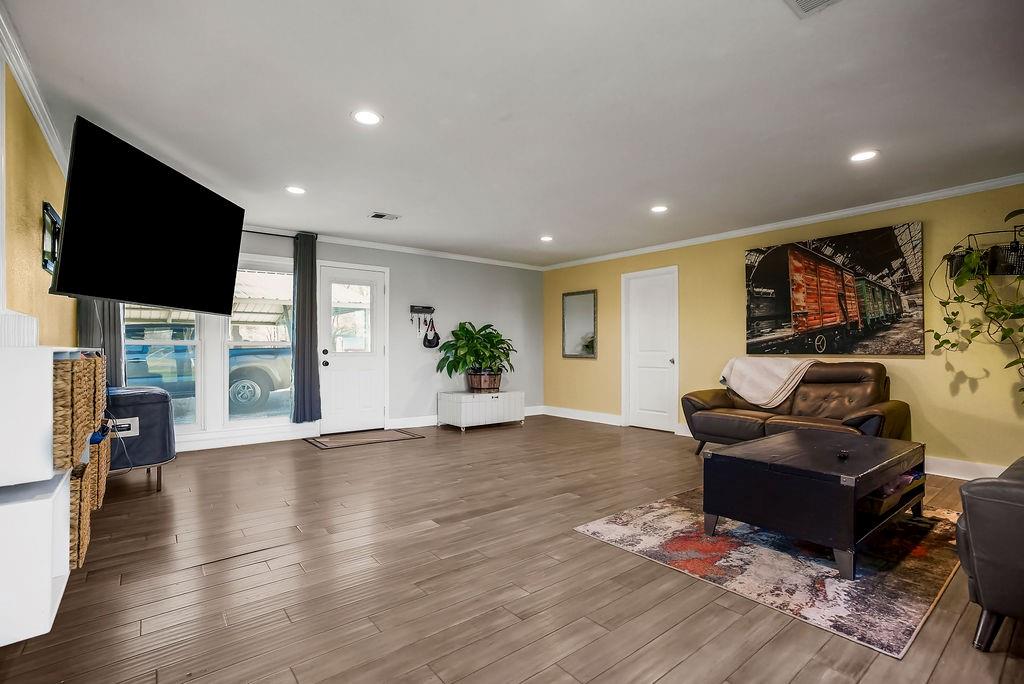 2633 E Langsford Road