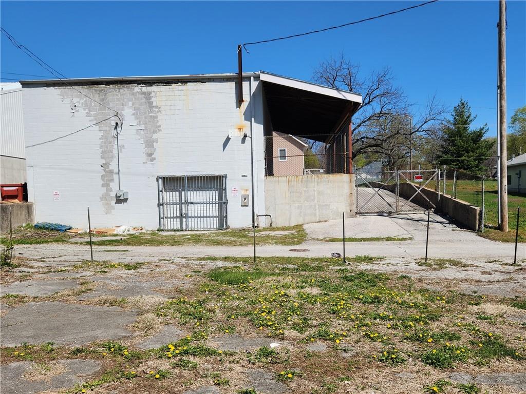 415 E 23rd Street