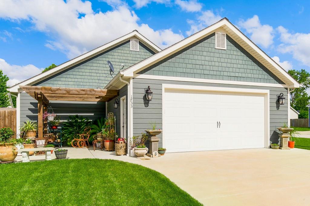 1733 S Chestnut Street