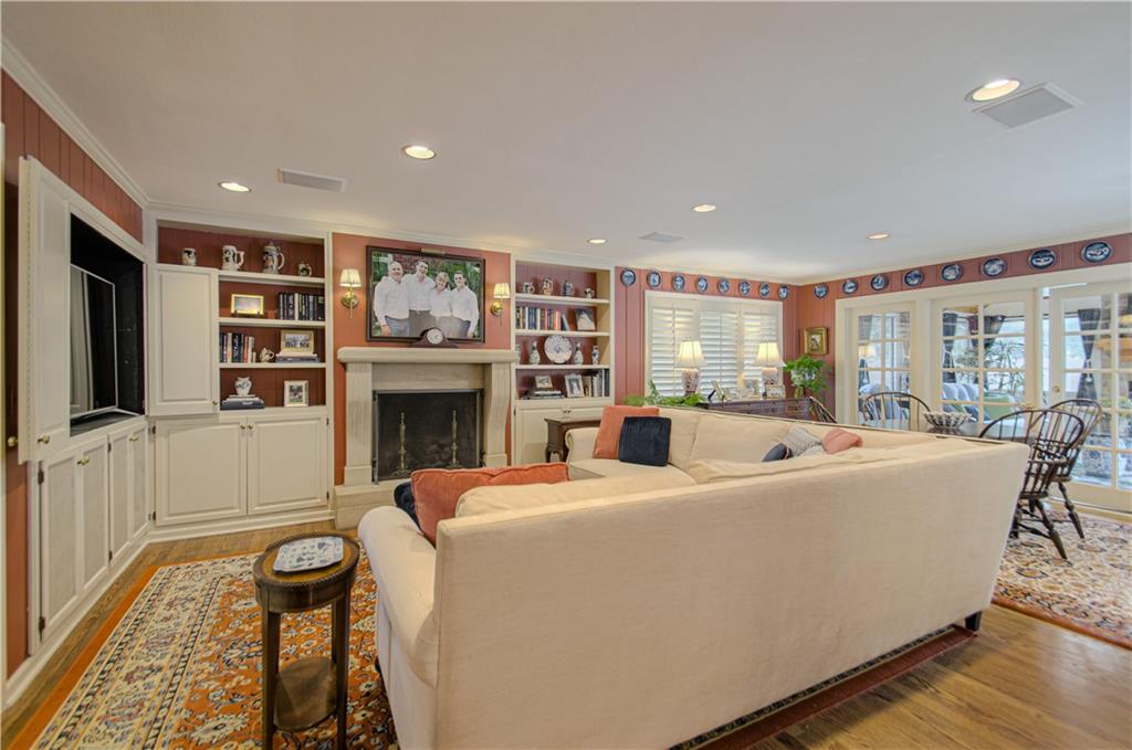 8446 Linden Lane