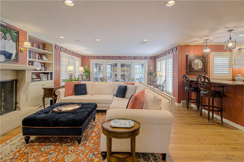 8446 Linden Lane