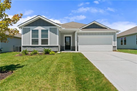 Photo of 21300 Cleveland Street, Spring Hill, KS 66083 (MLS # 2644337)