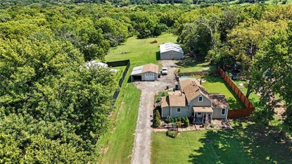 528 Whitfield St – Investment Home