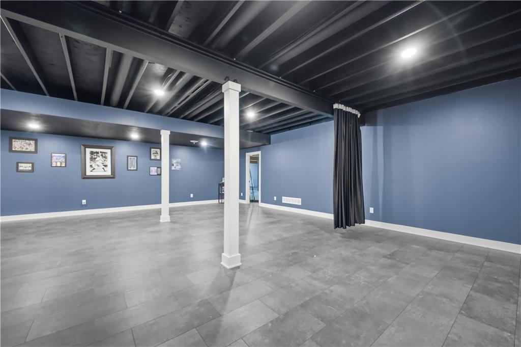 St Joseph, Missouri, 64507, United States, 5 Bedrooms Bedrooms, ,5 BathroomsBathrooms,Residential,Active,2007340
