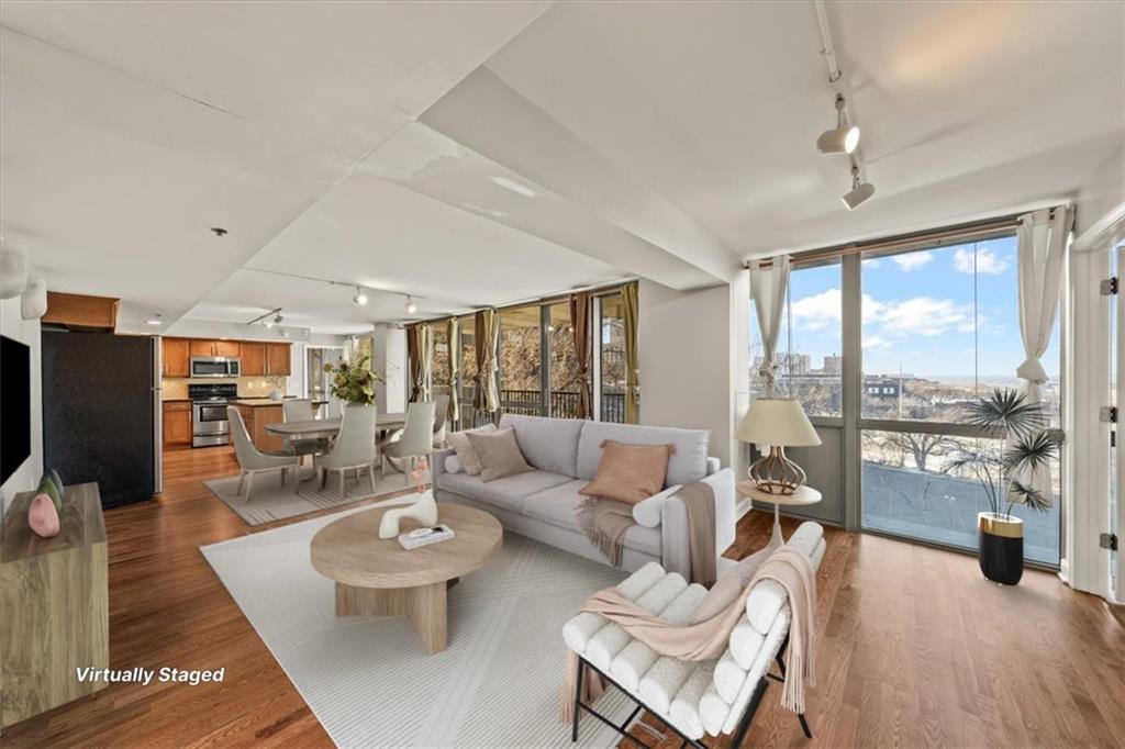 600 E Admiral Boulevard 605