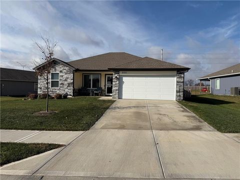 Photo of 800 Bentley Drive, Belton, MO 64012 (MLS # 2620823)
