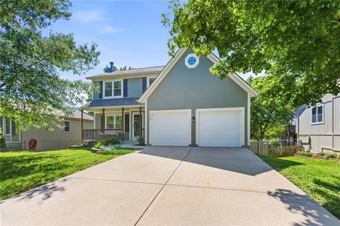 Photo of 12366 S Parker Terrace, Olathe, KS 66061 (MLS # 2619158)