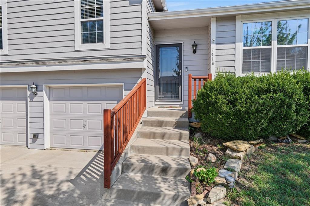 Photo of 1418 Redwood Drive, Eudora, KS 66025 (MLS # 2642570)