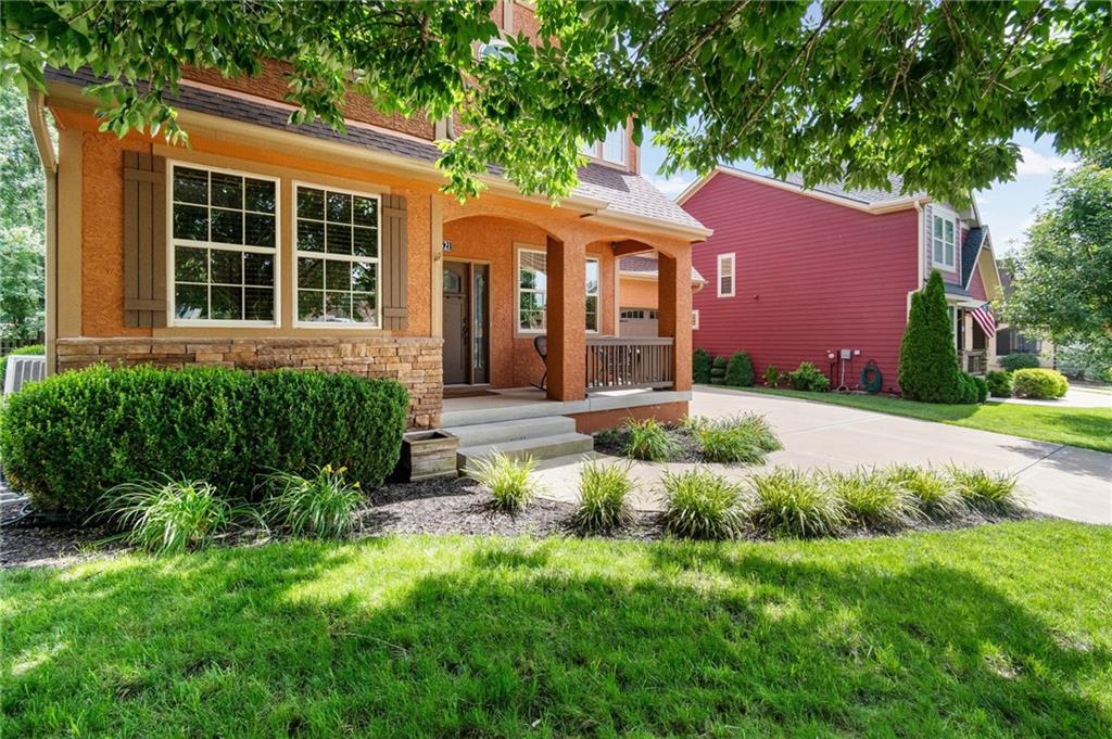 Photo of 321 Creekwood Drive, Liberty, MO 64068 (MLS # 2625725)