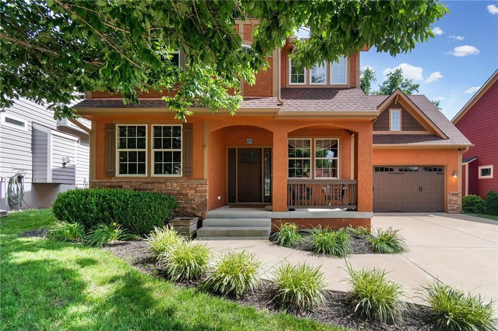 Photo of 321 Creekwood Drive, Liberty, MO 64068 (MLS # 2625725)