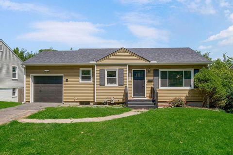 Photo of 4921 Briar Street, Roeland Park, KS 66205 (MLS # 2625727)