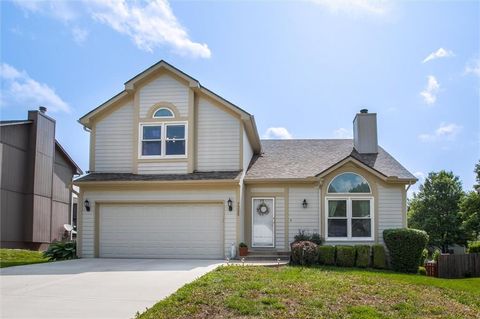 7325 N Richmond Avenue Kansas City MO 64158