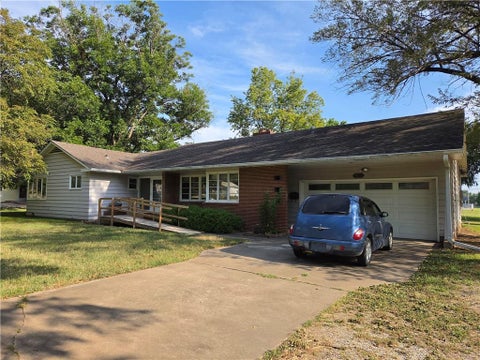 Photo of 1200 Washington Street, Fredonia, KS 66736 (MLS # 2638639)