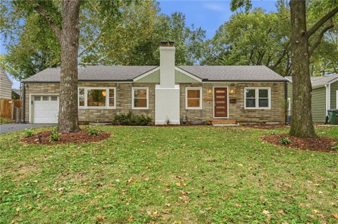 Photo of 5041 Clark Drive, Roeland Park, KS 66205 (MLS # 2646734)