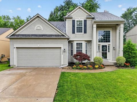 Photo of 15223 W 156TH Court, Olathe, KS 66062 (MLS # 2621809)