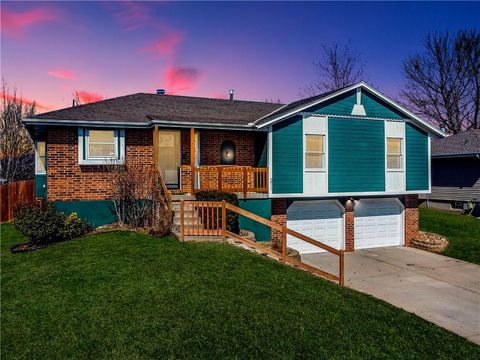 211 NW Chestnut Street, Blue Springs, MO 64014 - MLS#: 2531996