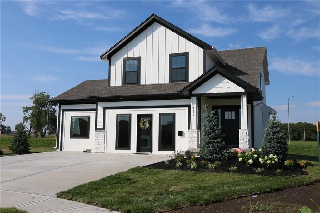 Photo of 1400 N 157th Lane, Basehor, KS 66007 (MLS # 2608372)