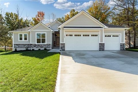 303 SW 17th Street, Oak Grove, MO 64075 - MLS#: 2551343